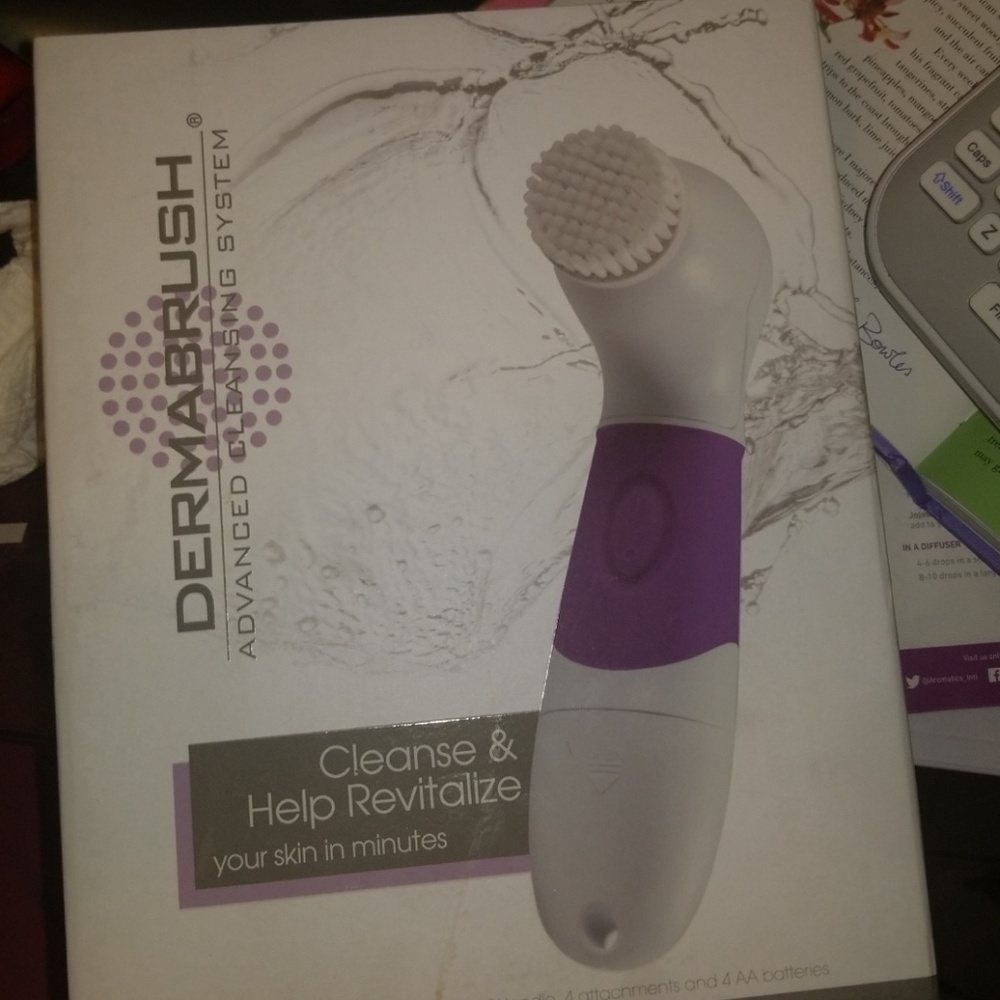 Dermabrush Advanced Cleaning System + Bonus NEW